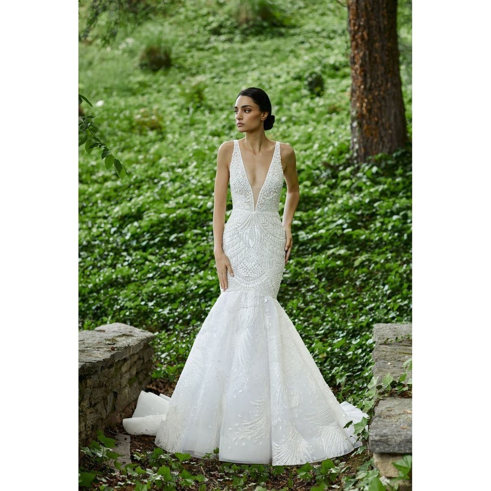 Lazaro Arabella 12 Beaded Mermaid Wedding Gown V-Neck Cathedral Train White